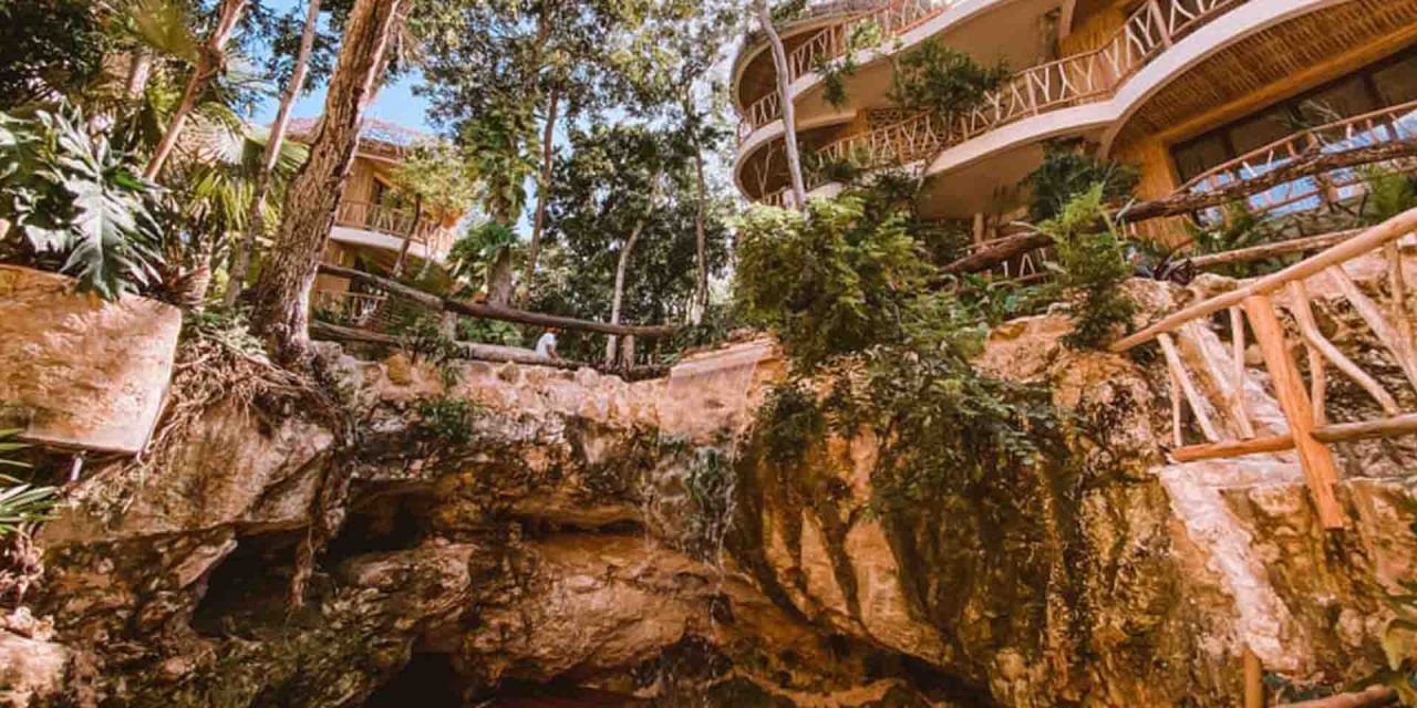 https://ceriopropertymanagement.com/wp-content/uploads/2021/04/Cenote_Tulum-1280x640.jpg
